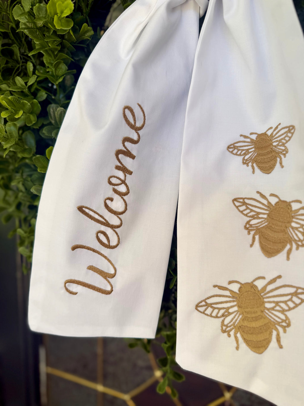 Bee-Welcome