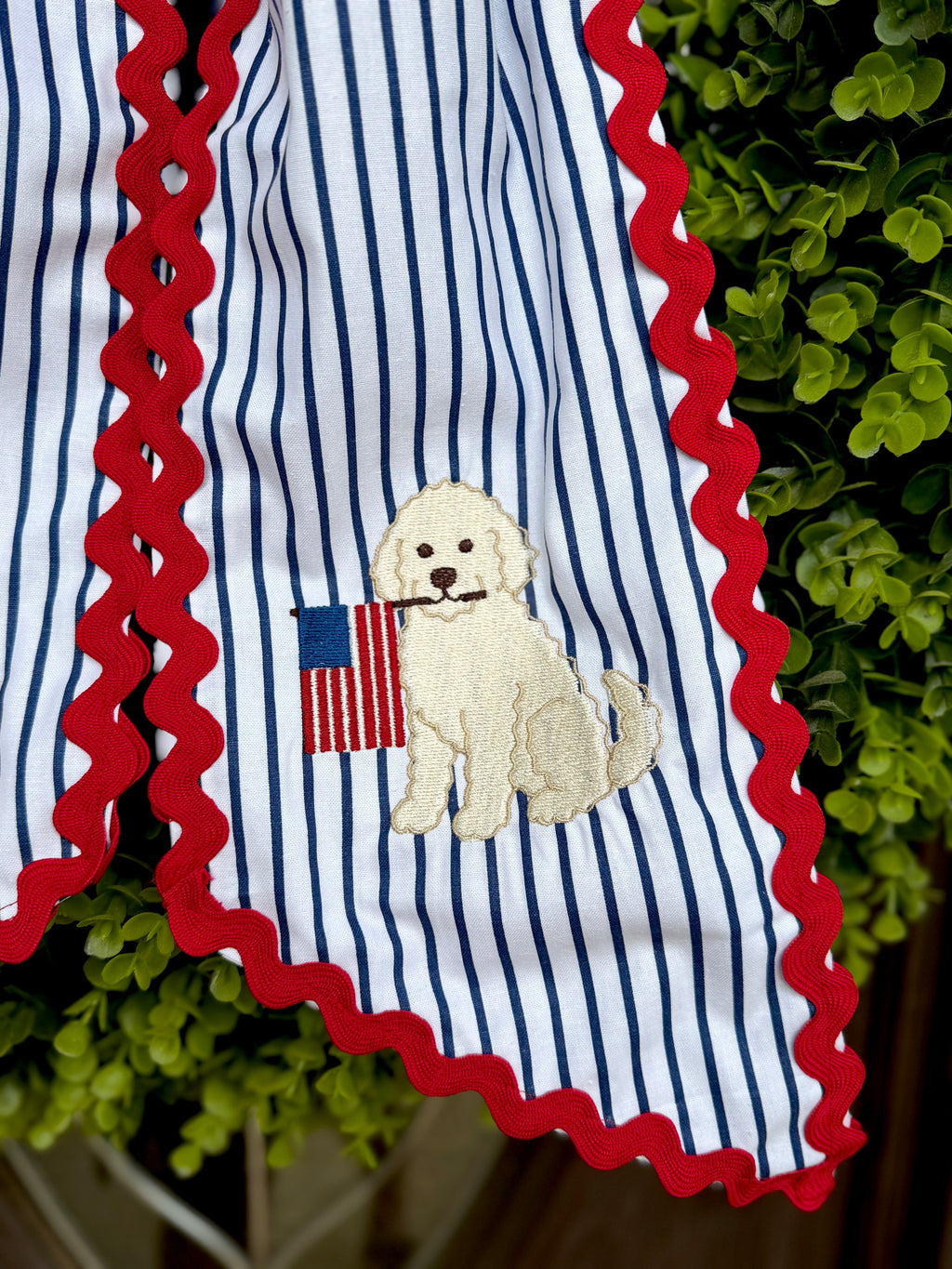 Lab & Fireworks Wreath Sash