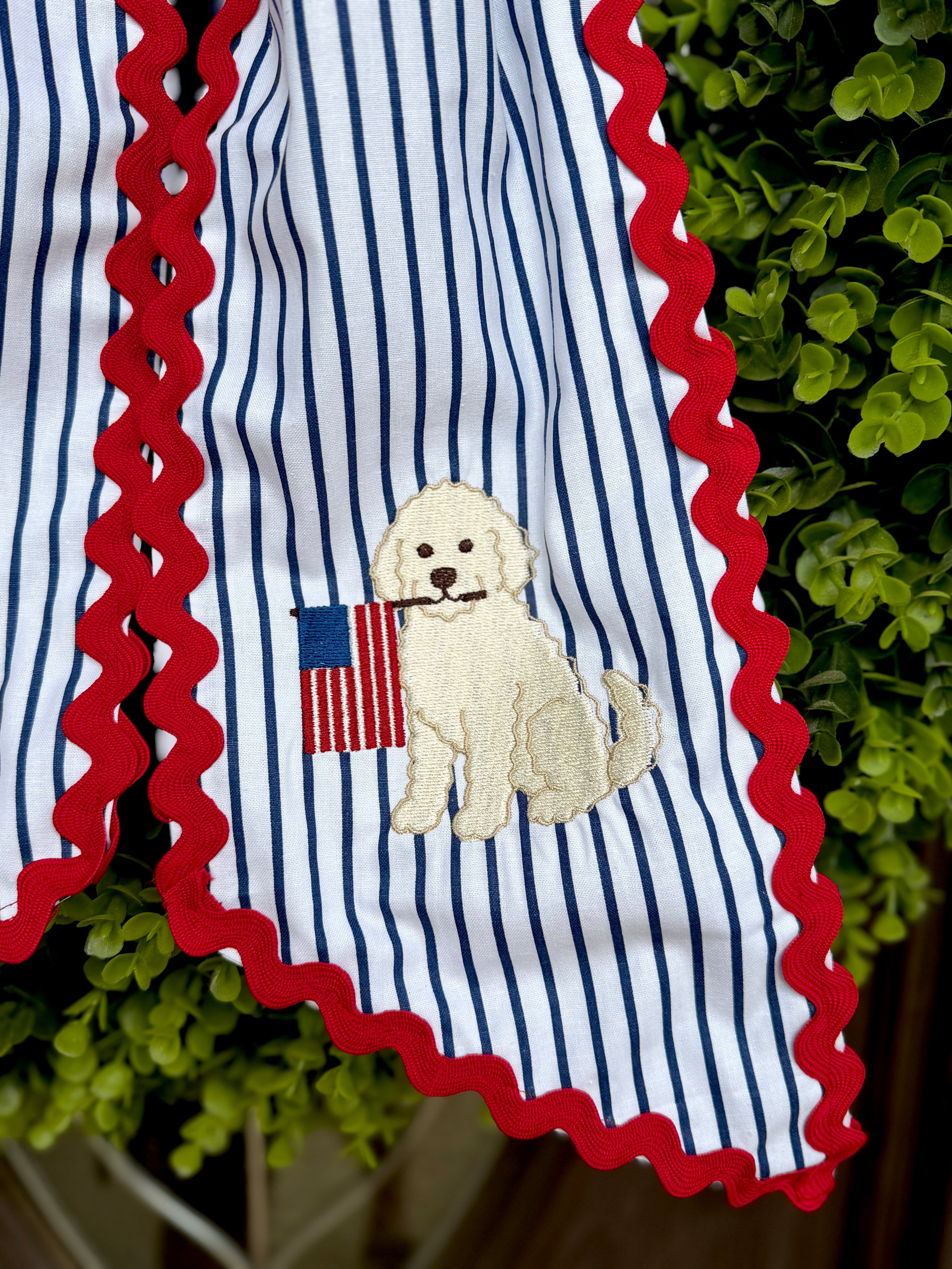 Lab & Fireworks Wreath Sash