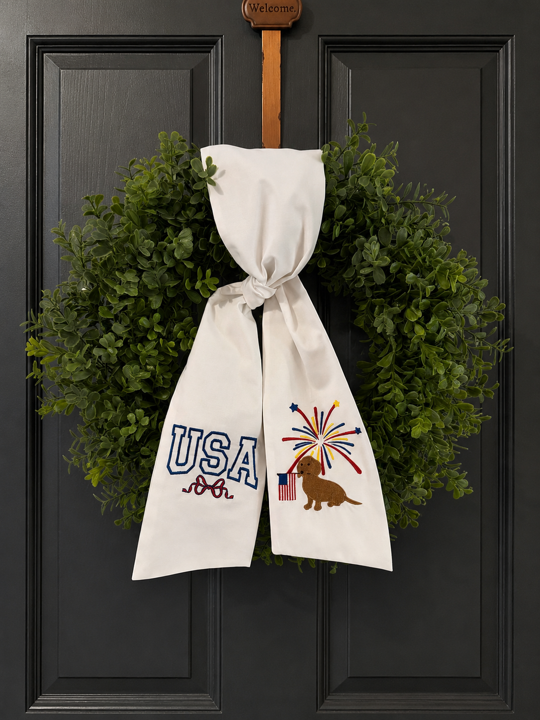 Lab & Fireworks Wreath Sash